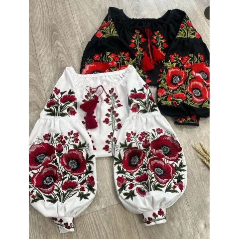 Вишита жіноча блузка "МАКИ"